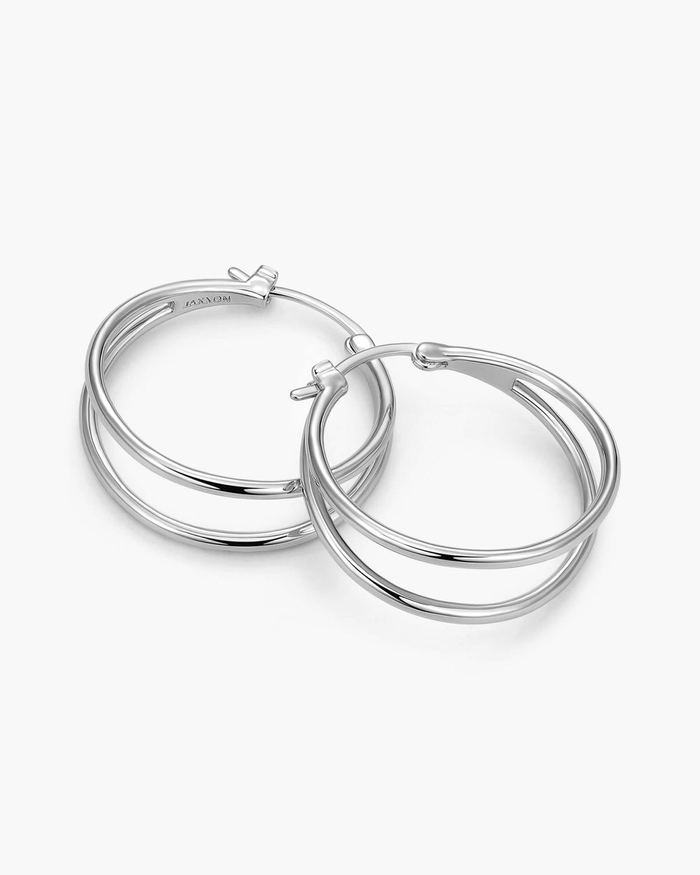 Womens_Split_Hoop_Silver_View1_Shopify_Tall_2e65deea-be03-4a92-b007-710d09fd5faa